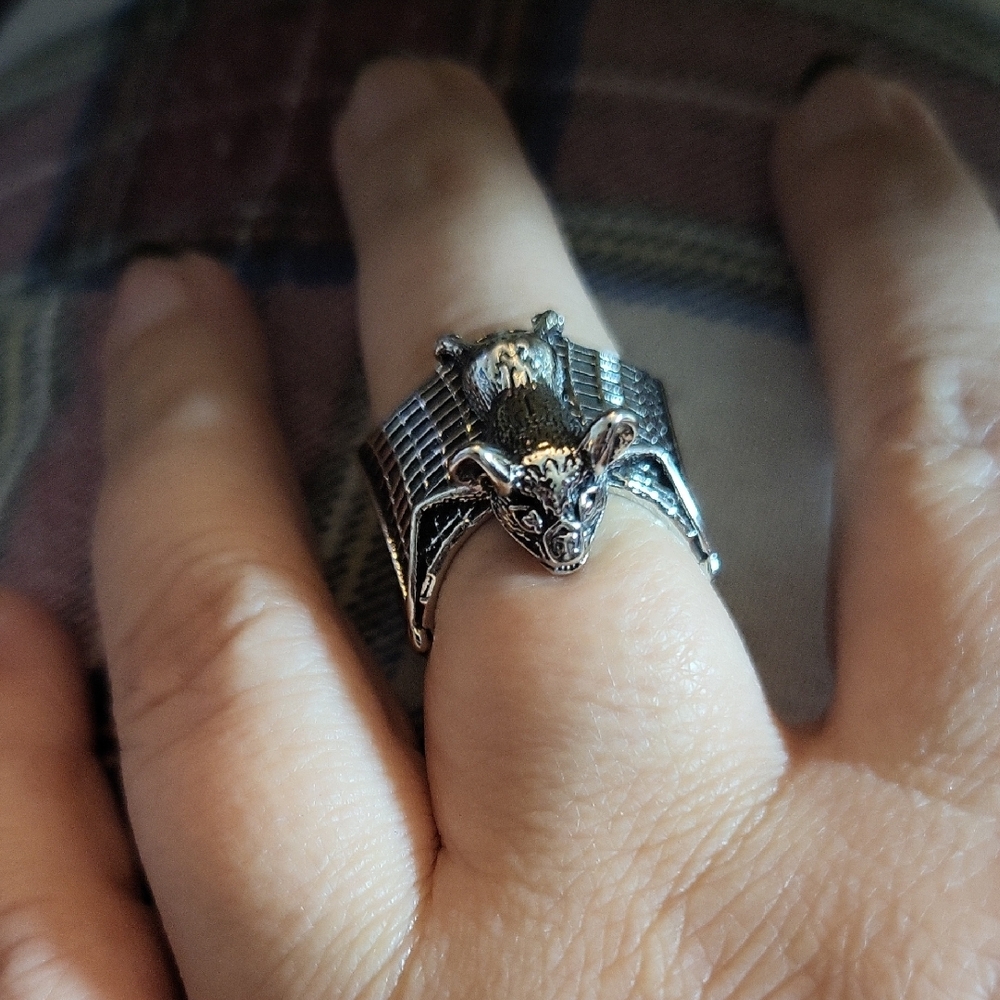 Silver Bat Ring for Reptile Enthusiasts Ajustable